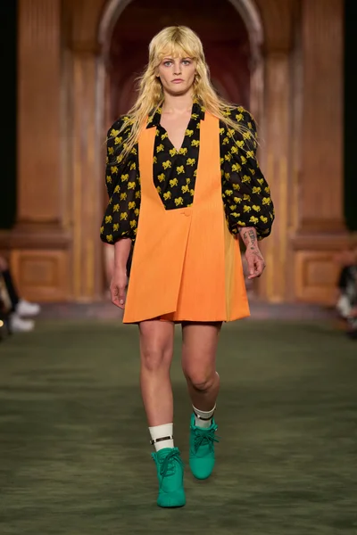 Look 21
